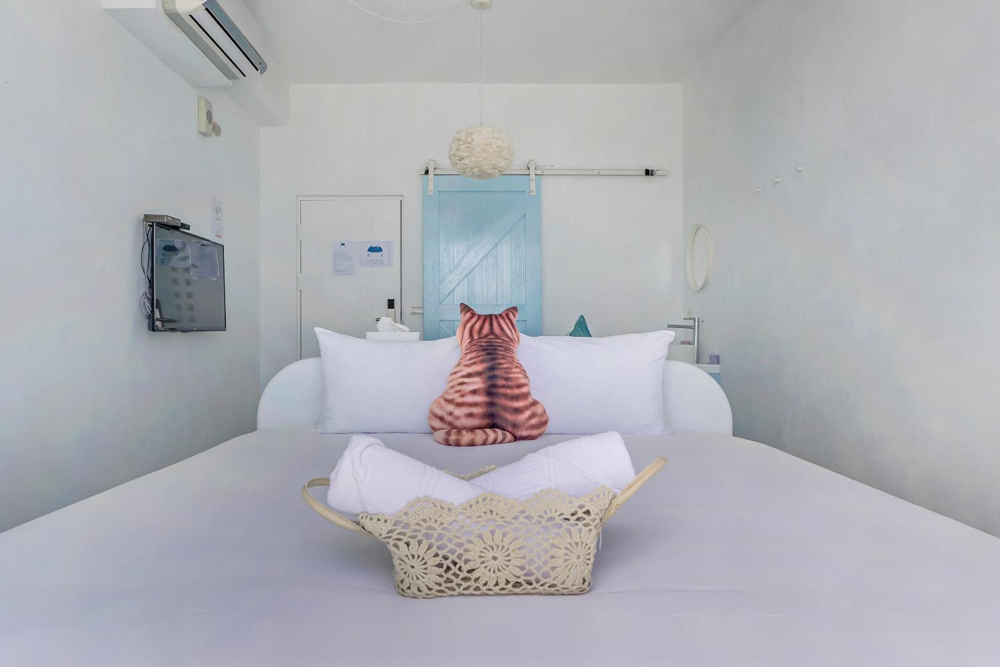 Cat At Greece Bed & Breakfast Nanwan Luaran gambar